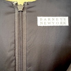 BARNEYS NEW YORK ブラックワンピースの画像