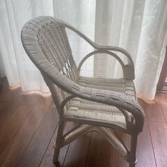 ラタンの椅子（白）（幼児用サイズ）の画像