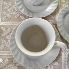 美品　ホワイト珈琲カップ５客の画像