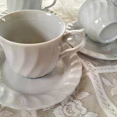 美品　ホワイト珈琲カップ５客の画像