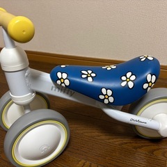 子供用三輪車の画像