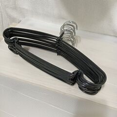 丈夫な 滑らない ハンガー　ブラック24本の画像