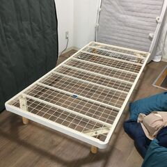 シングルベッド1台（E1)　他の家具もまとめて持って行っていただける方優先　渋谷区恵比寿の画像