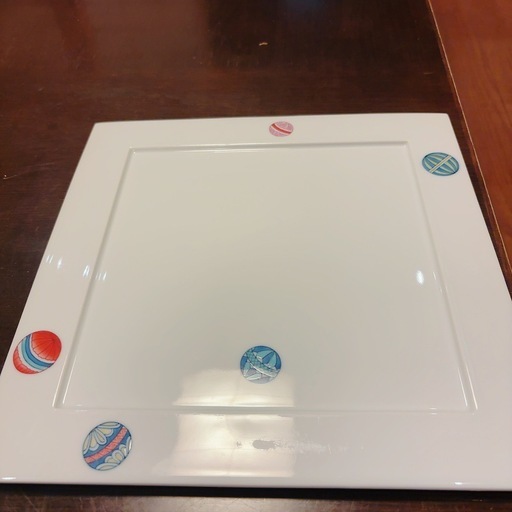 畑萬陶苑（はたまんとうえん）の「プラチナ彩 惑星シリーズ」のスクエアプレート2枚