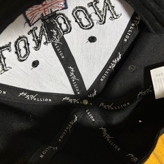 黒キャップ の画像