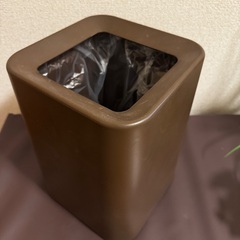5品まとめ+象印の魔法瓶、無印良品スリッパ（未使用）、ニトリのダストボックス、ニトリの折りたたみスツール、ニトリのティッシュケースの画像