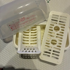 電車レンジ用哺乳瓶消毒器の画像