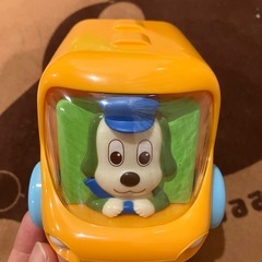 いないいないばぁ車の画像