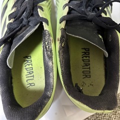 adidas Predator サッカーシューズ 蛍光イエローの画像