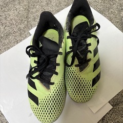 adidas Predator サッカーシューズ 蛍光イエローの画像