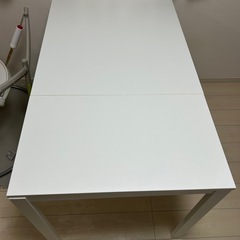 IKEA テーブルの画像