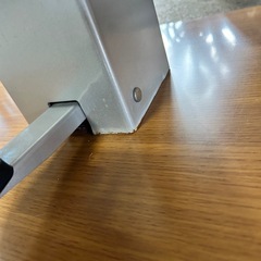 ニトリ　昇降テーブル　椅子二脚の画像