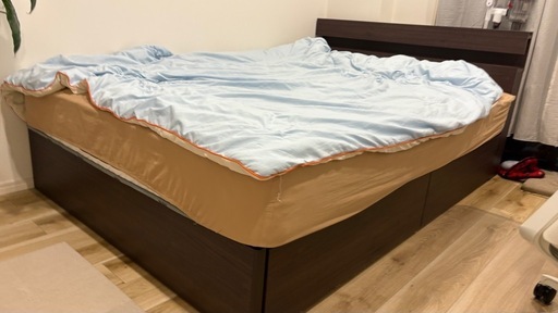 サータ　ダブルベッドフレーム １０／２８までに購入お願いします