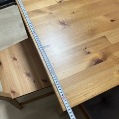 ダイニングセット4人掛け、座席クッション2枚の画像