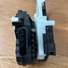 トランクドアロックラッチ　フォード　エコスポーツ2013-2017アクチュエーターモーターテールゲートブートピンに適合の画像