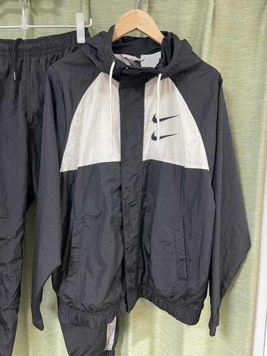 NIKE SWOOSH JK ナイロンジャケット ほぼ新品 NIKE SWOOSH JK ナイロンジャケット ほぼ新品 - メルカリ