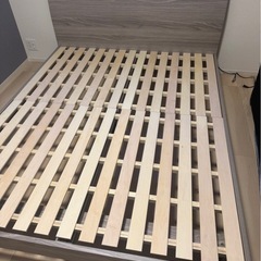 美品　クィーンサイズ　ベッドとマットセットです。の画像