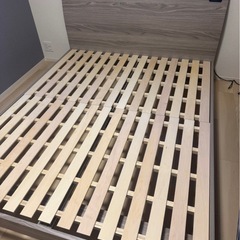 美品　クィーンサイズ　ベッドとマットセットです。の画像