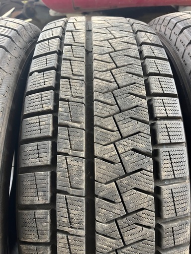 ピレリ　スタッドレスタイヤ