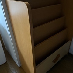 絵本棚の画像