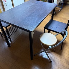 テーブルイスセットの画像