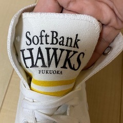 CONVERSEソフトバンクホークスコラボスニーカーの画像