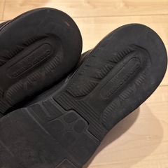 スパッとシューズ 24cm ブラックの画像