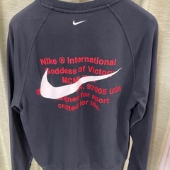 【NIKE】SWOOSH スウェットトレーナー 刺繍ロゴ入り ブラック サイズL  セットアップ トレーナー ジャージ ブラック黒の画像