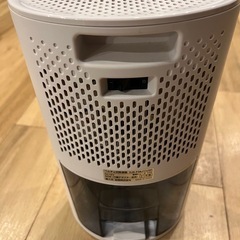 除湿器　コンパクト　ペルチェ式　の画像