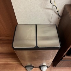 ゴミ箱(分別可能・フットペダル)の画像