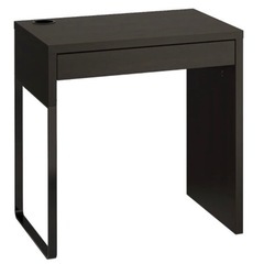 IKEAのデスクの画像