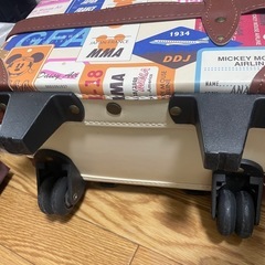 ディズニー　キャリーケースの画像