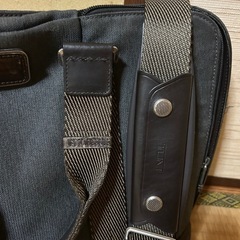 TUMI ショルダーバッグ の画像
