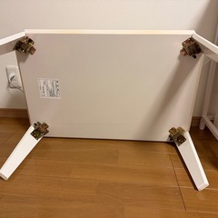 折りたたみテーブルの画像