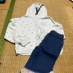 ⓪  130 女の子　長袖　の画像