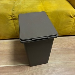 ゴミ箱の画像
