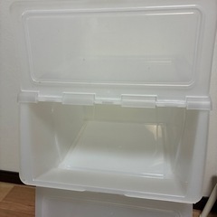 ダイソー　収納ケース　蓋付き　3段セットの画像