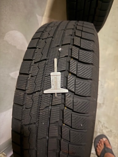 22年式バリ溝TRANPATH TX215/70R16 100Qスタッドレス4本