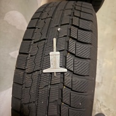 22年式バリ溝TRANPATH TX215/70R16 100Qスタッドレス4本の画像