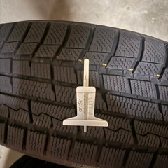 22年式バリ溝TRANPATH TX215/70R16 100Qスタッドレス4本の画像