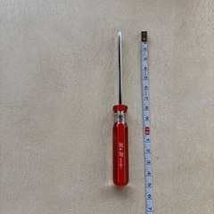 マグネット機能付きの赤いプラスドライバーの画像