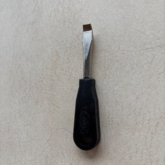 マイナスのドライバー（特殊な工具）の画像