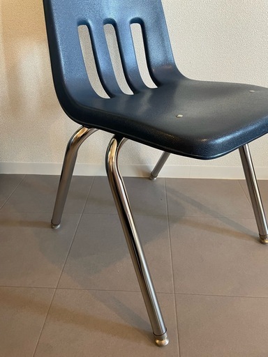 VIRCO スタッキングチェア ネイビー Virco スタッキングチェア ネイビー2脚あり