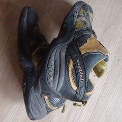 モンベルスニーカーの画像