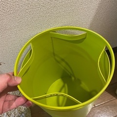 ゴミ箱の画像