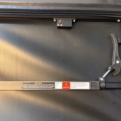 ハイラックス 　三つ折り RUGGED LINERソフトトノカバ ー荷台　美品（現地渡し限定）の画像