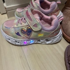 キッズシューズ　ムートン　光る靴3足セットの画像