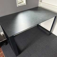 ダイニングテーブルの画像