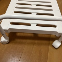 コロコロ付き押し入れ収納の画像