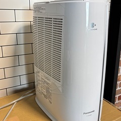 パナソニックの衣類乾燥除湿機「F-YZUX60」の画像